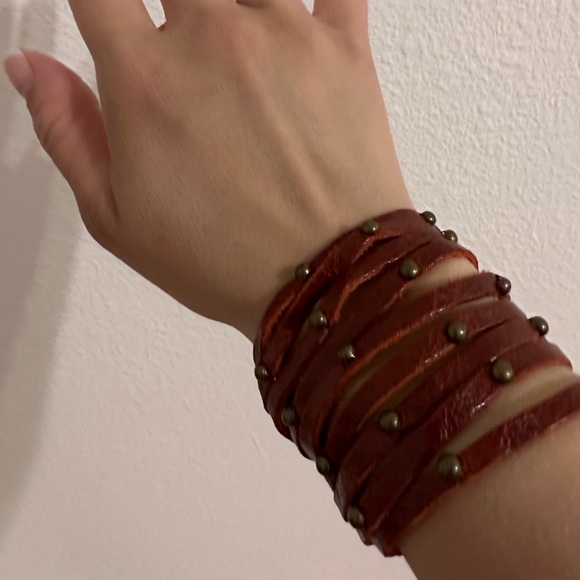 Studded cuff - Picture 3 of 3